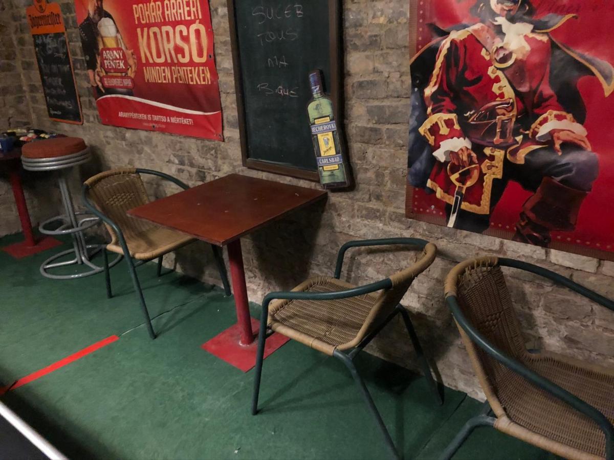 Whole Basement Former Pub2 For Stag Do, Men'S Cave Будапеща Екстериор снимка