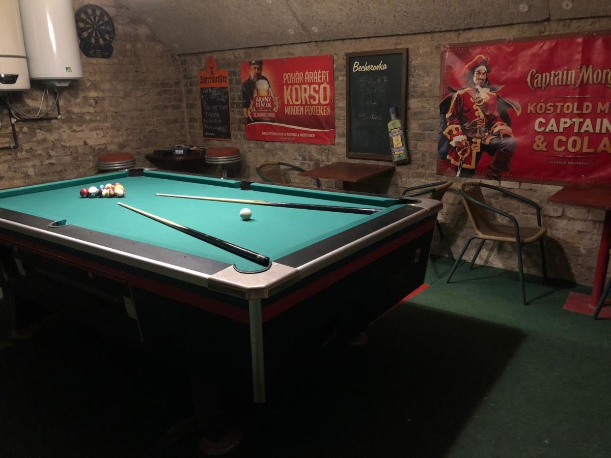 Whole Basement Former Pub2 For Stag Do, Men'S Cave Будапеща Екстериор снимка