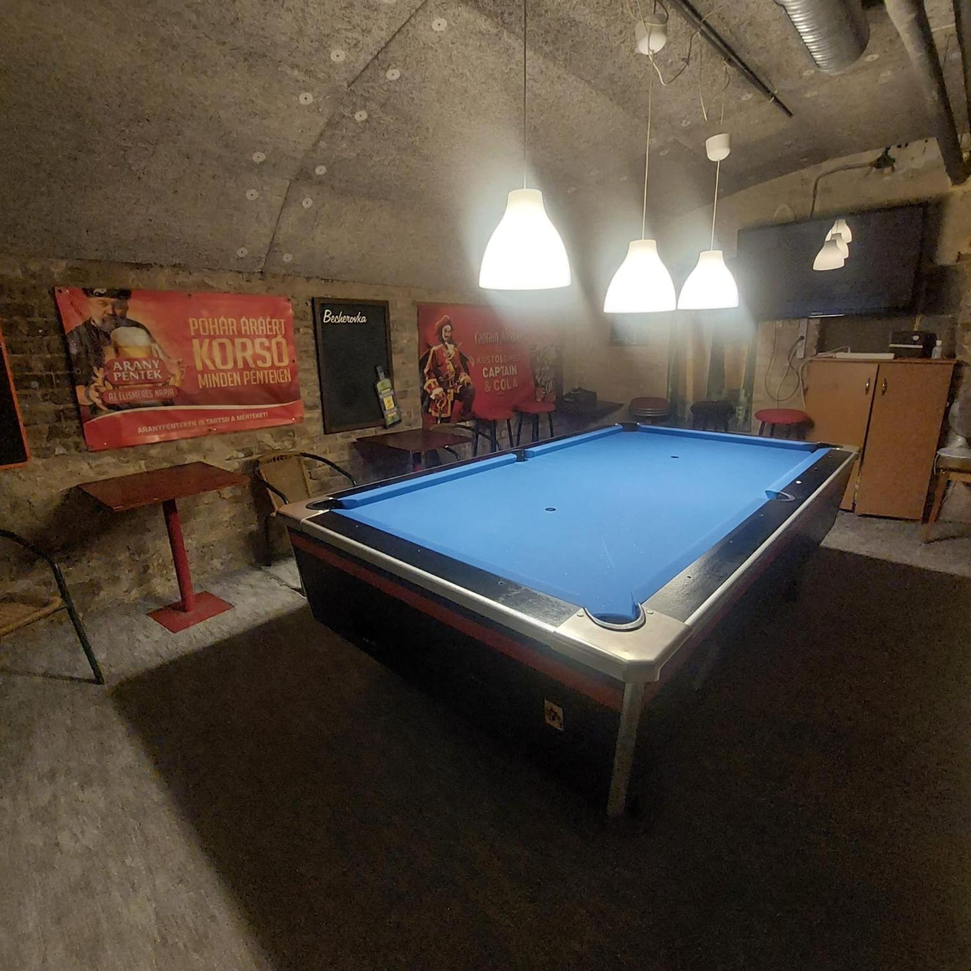 Whole Basement Former Pub2 For Stag Do, Men'S Cave Будапеща Екстериор снимка