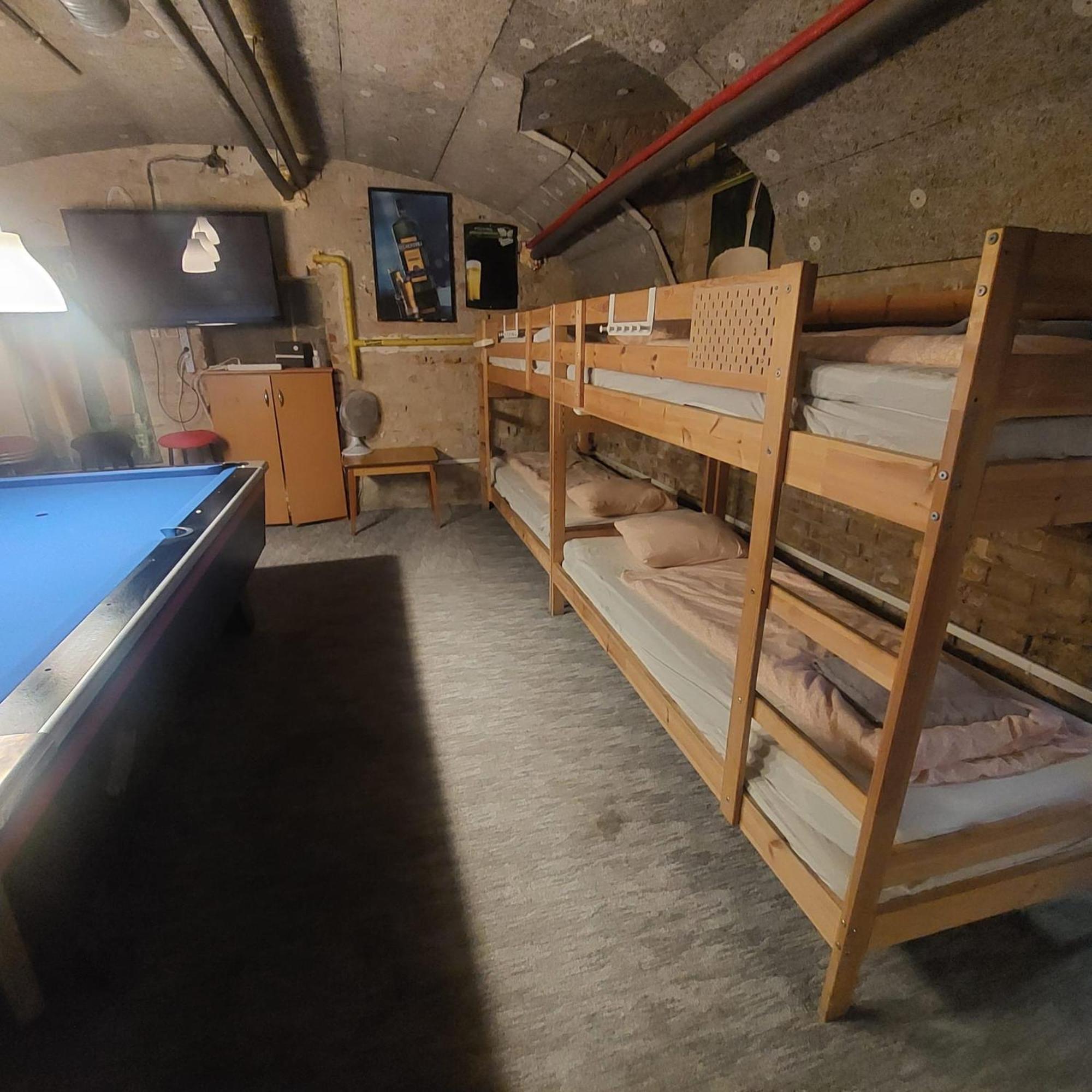 Whole Basement Former Pub2 For Stag Do, Men'S Cave Будапеща Екстериор снимка